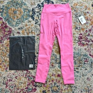 Acta leggings sz small. New with tags